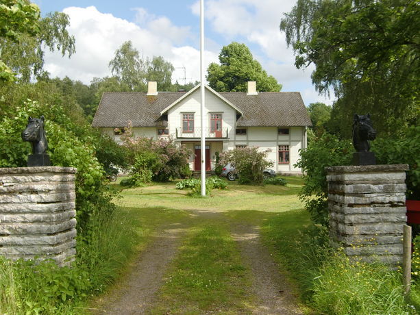 Aplagården Farmstay: Riding and Rustic Charm