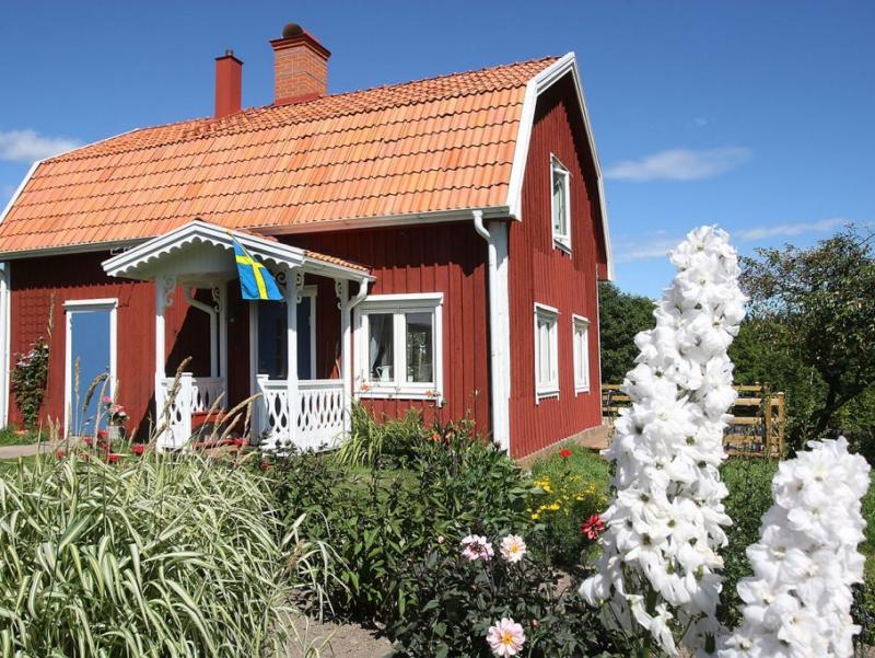 Cozy Cabin Retreat countryside cottage red 