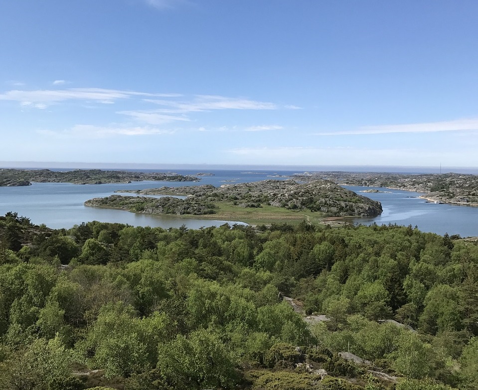 Tjörn archipelago islets lake clear sky 