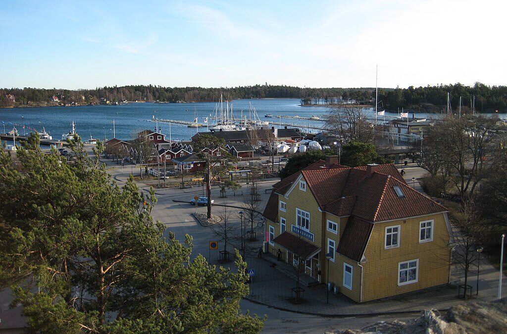 Nynäshamn south day trip train harbor seaside brewery chocolate nobel price